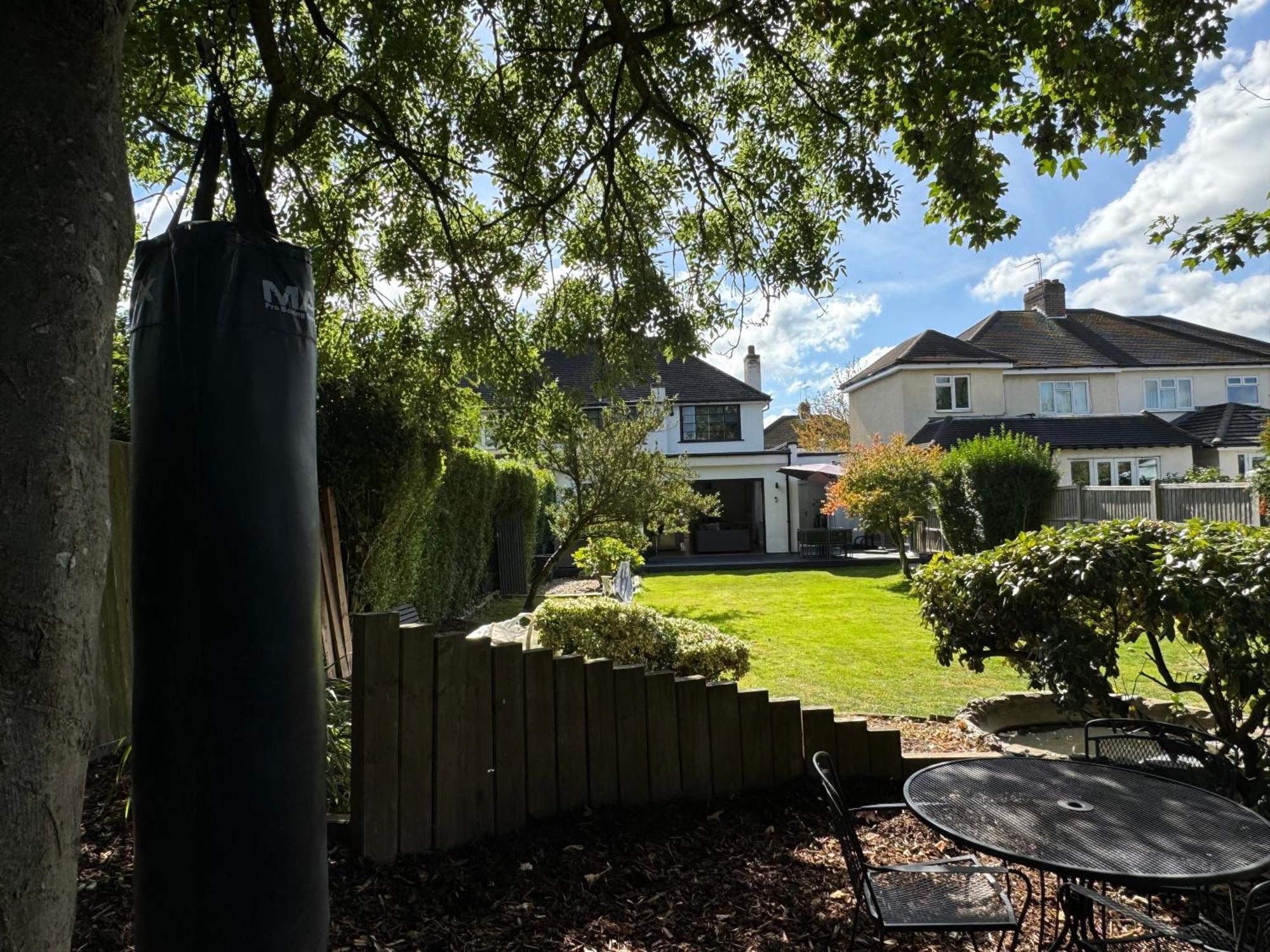 Zarza House Fabulous Art Deco 4 Double Bedrooms Large Garden Free Parking & Wifi Сasa de vacaciones Hatfield (Hertfordshire)