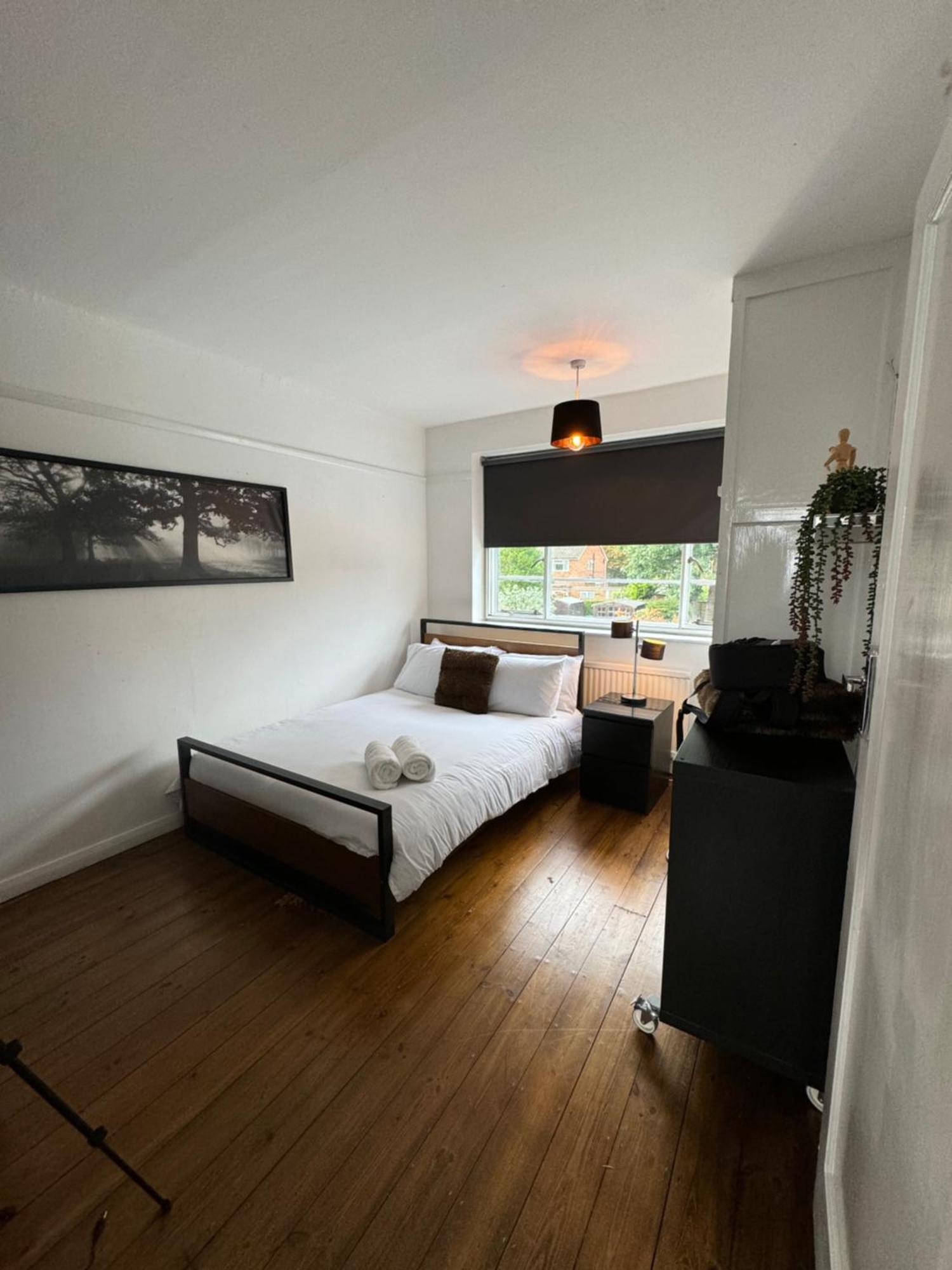 Сasa de vacaciones Zarza House Fabulous Art Deco 4 Double Bedrooms Large Garden Free Parking & Wifi Hatfield (Hertfordshire)