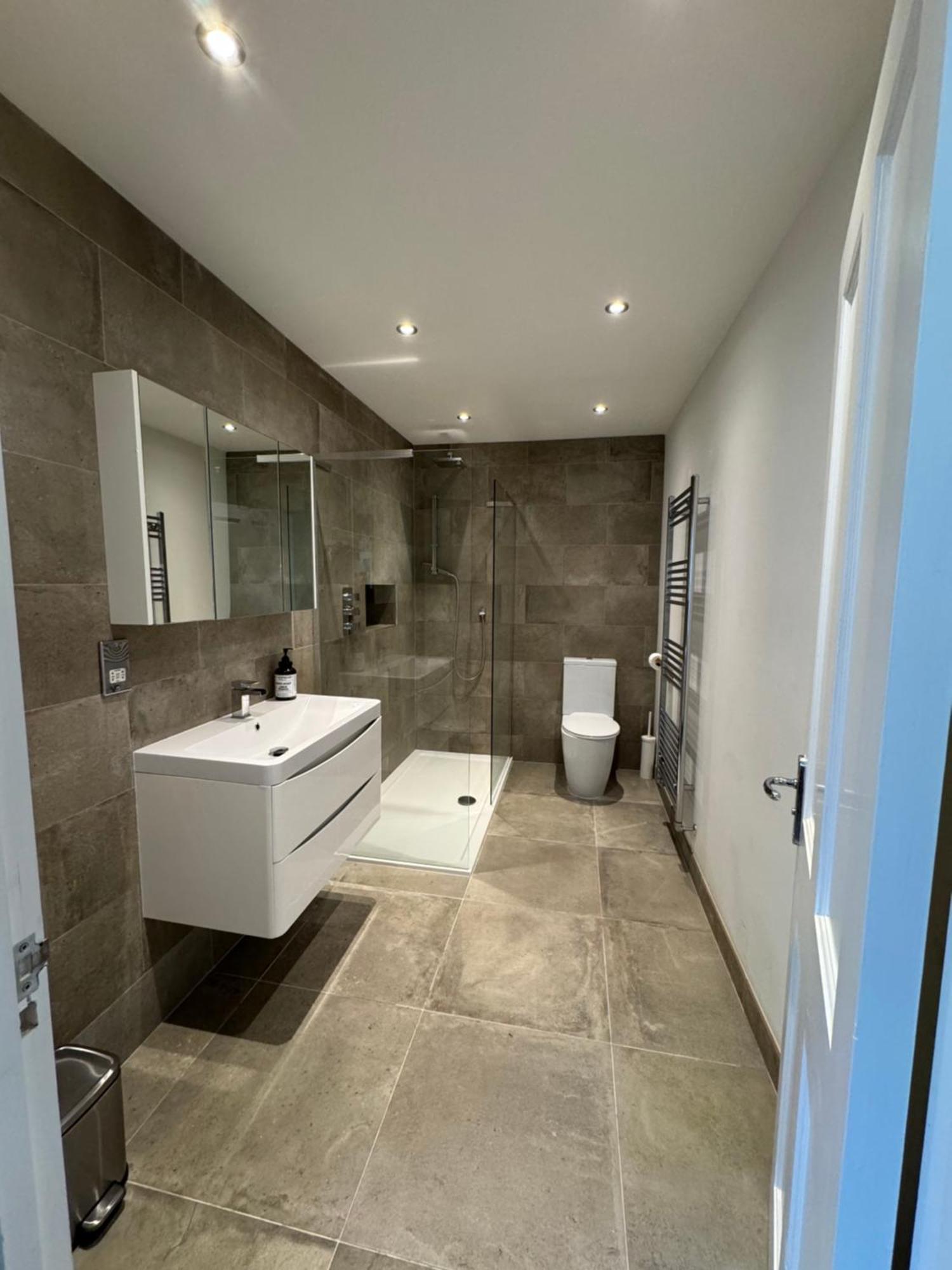 Zarza House Fabulous Art Deco 4 Double Bedrooms Large Garden Free Parking & Wifi Hatfield (Hertfordshire)