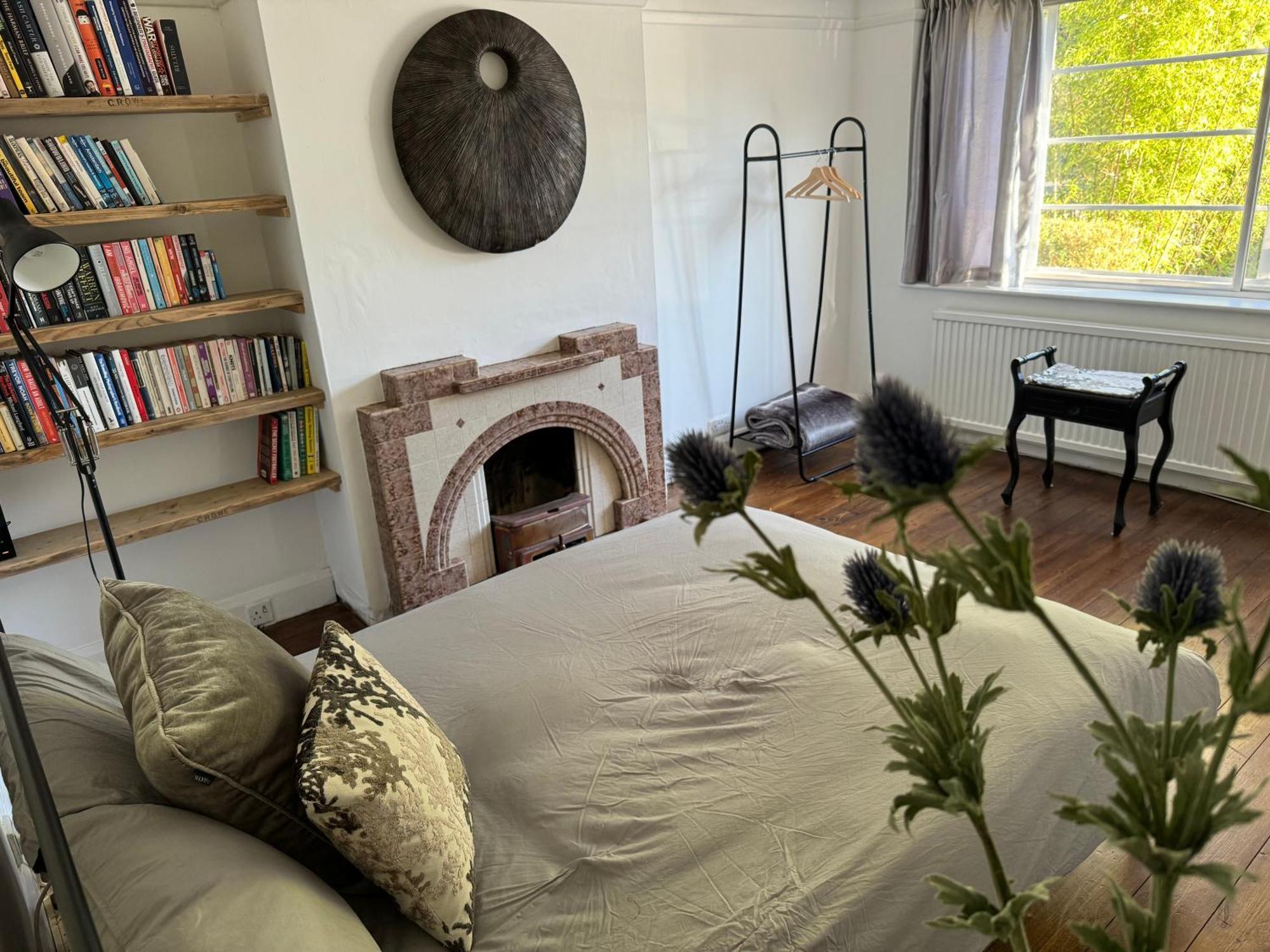 Zarza House Fabulous Art Deco 4 Double Bedrooms Large Garden Free Parking & Wifi Hatfield (Hertfordshire)