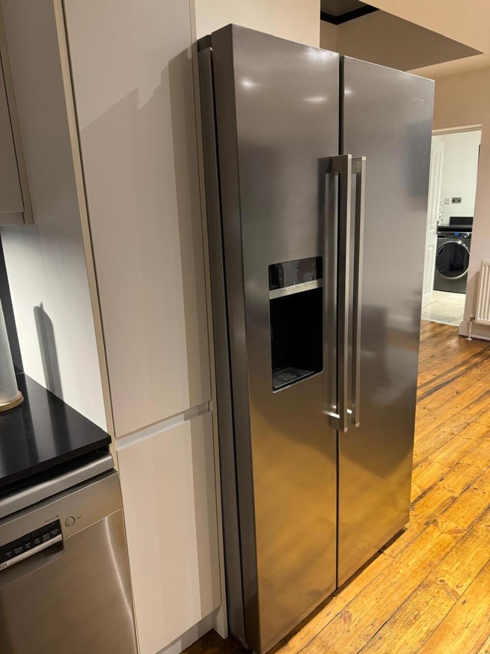 Zarza House Fabulous Art Deco 4 Double Bedrooms Large Garden Free Parking & Wifi * Hatfield (Hertfordshire)